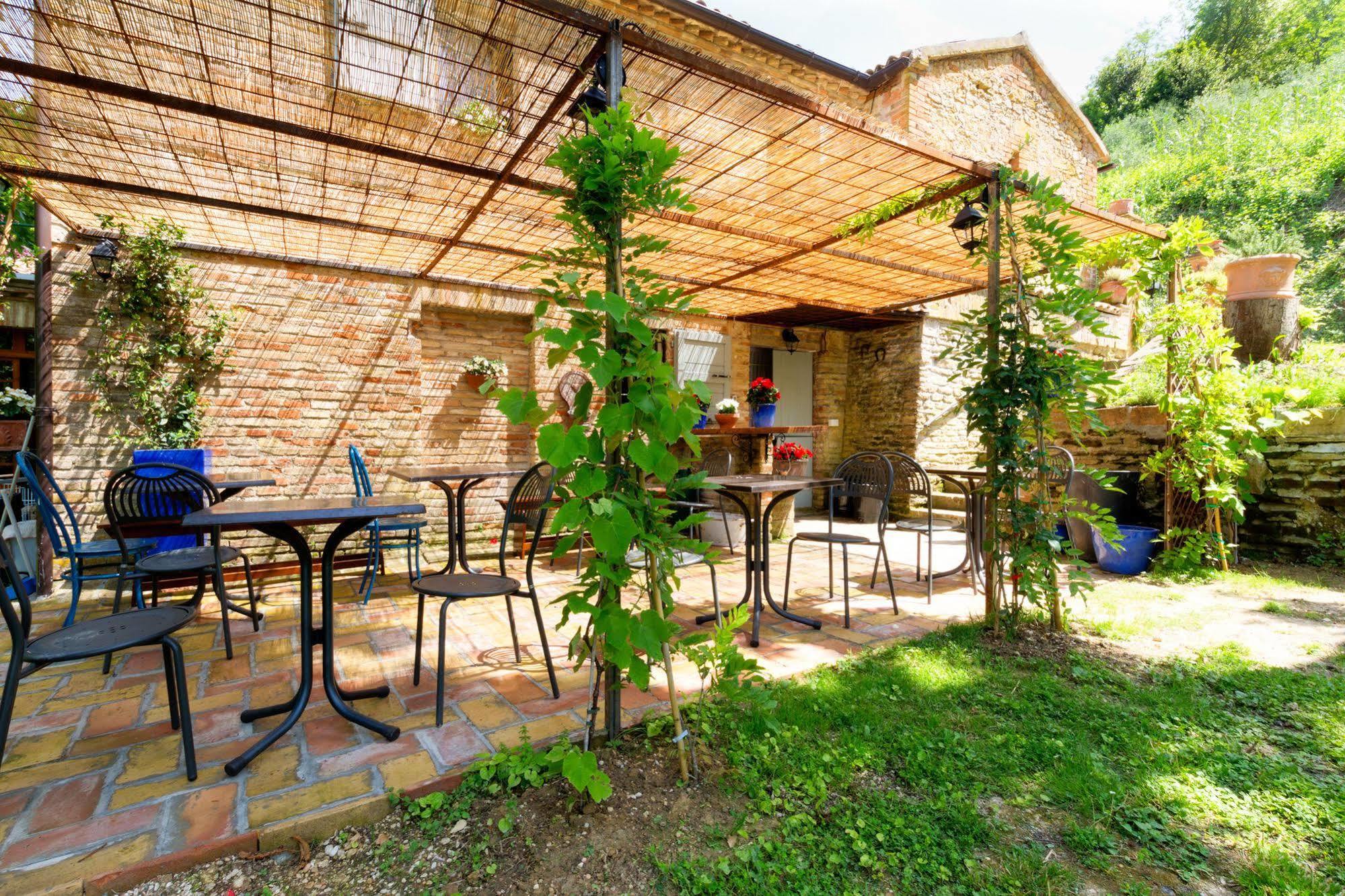 B&B La Residenza Del Poeta Montesicuro Exterior photo